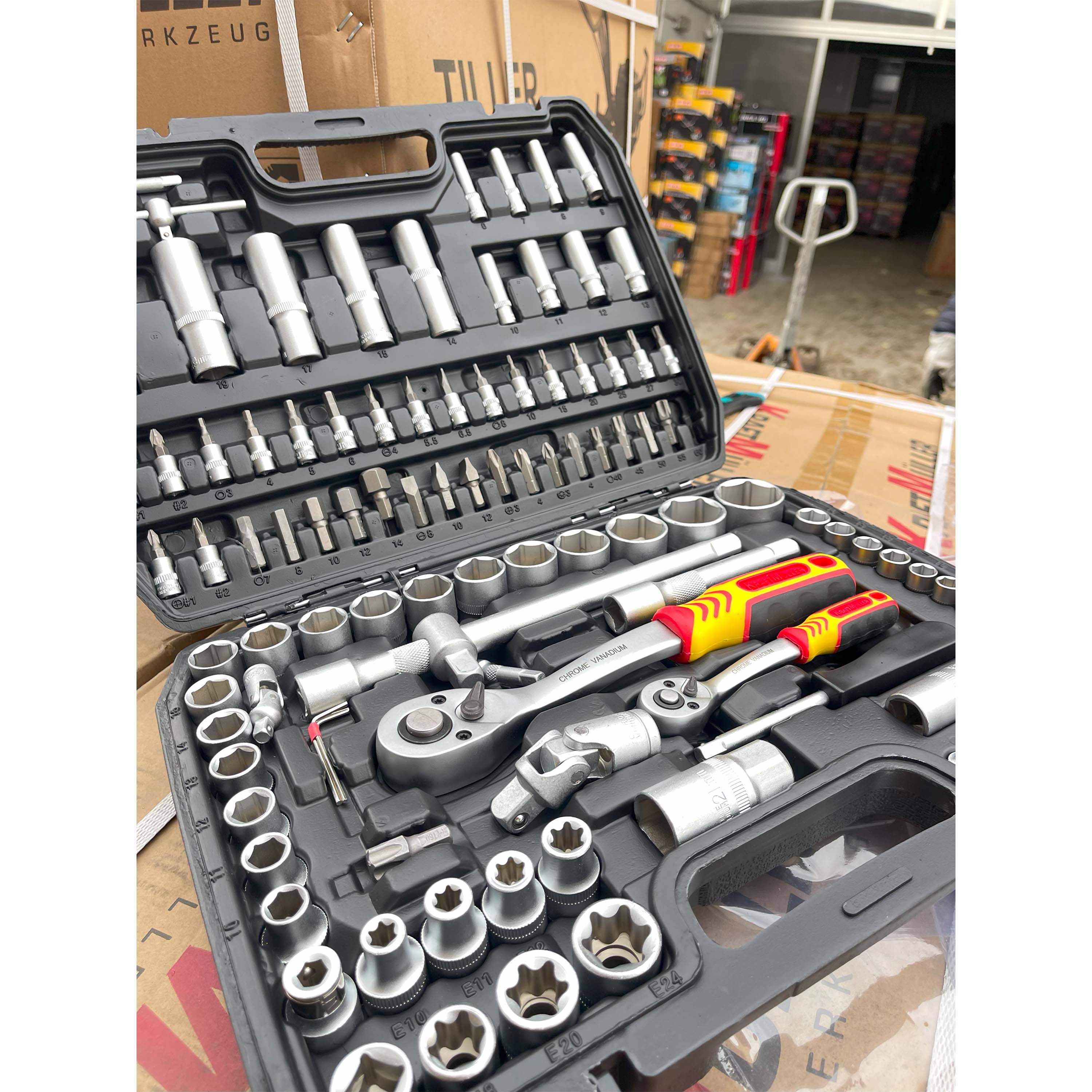 Maletín de Herramientas Kraftmuller | Juego de 108 Piezas con Llaves de Carraca y Vasos | Kit Profesional para Mecánica y Bricolaje